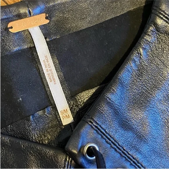 leather buckle pedro garcia arielle